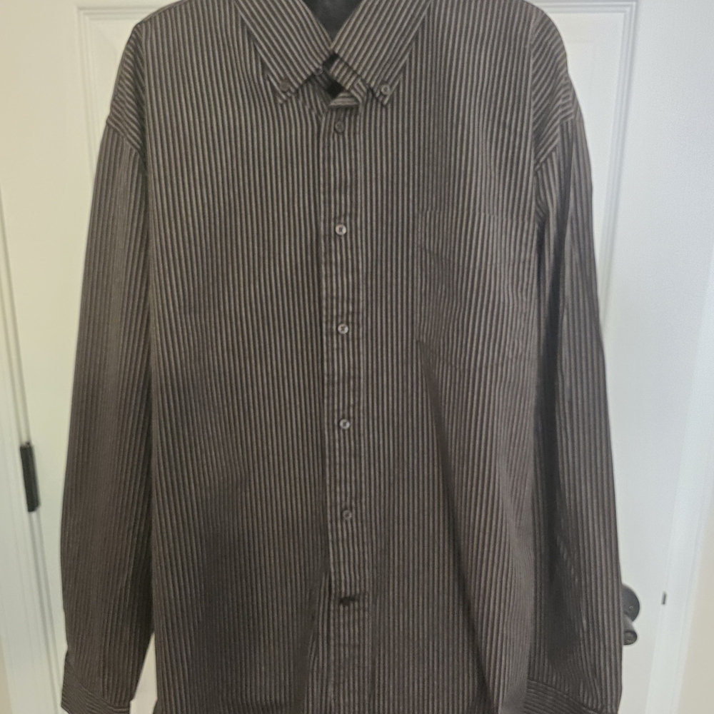 Tommy Hilfiger Brown Casual Button Down Shirt Like New Size XL
